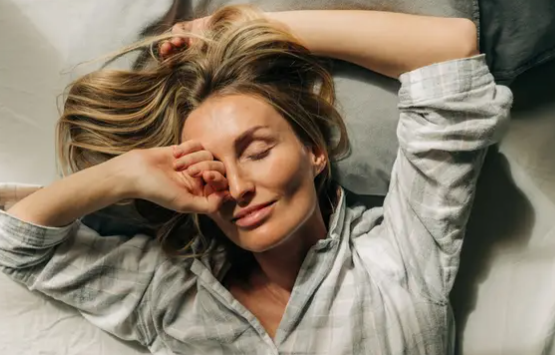 مشروبات ليلية بسيطة قد تحسّن جودة النوم